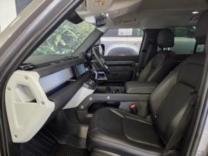 Land Rover Defender 110 D300 SE - Image 6