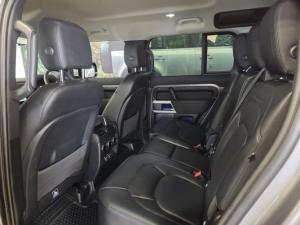 Land Rover Defender 110 D300 SE - Image 7