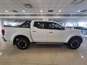 Nissan Navara 2.5DDTi double cab LE 4x4 manual - Image 2
