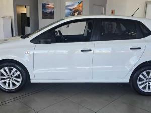 Volkswagen Polo Vivo hatch 1.6 Comfortline auto - Image 2