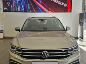 Volkswagen Tiguan Allspace 2.0TSI 4Motion Style - Image 11