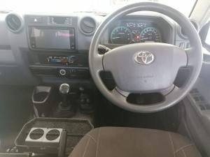 Toyota Land Cruiser 79 4.5D-4D V8 double cab LX - Image 12