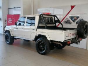 Toyota Land Cruiser 79 4.5D-4D V8 double cab LX - Image 2