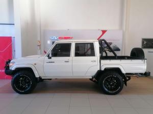 Toyota Land Cruiser 79 4.5D-4D V8 double cab LX - Image 6