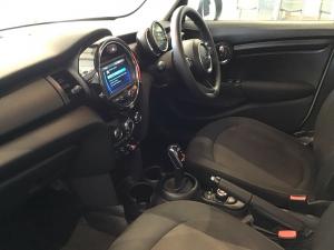 MINI Hatch Cooper Hatch 5-door - Image 7