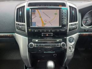 Toyota Land Cruiser 200 4.5D-4D V8 VX - Image 8