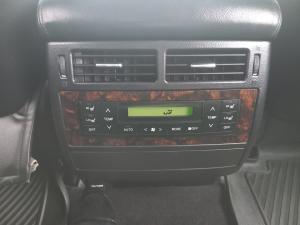 Toyota Land Cruiser 200 4.5D-4D V8 VX - Image 11