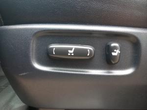Toyota Land Cruiser 200 4.5D-4D V8 VX - Image 12