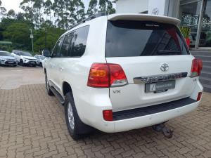 Toyota Land Cruiser 200 4.5D-4D V8 VX - Image 15