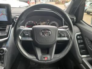 Toyota Land Cruiser 300 3.3D GR-Sport - Image 8
