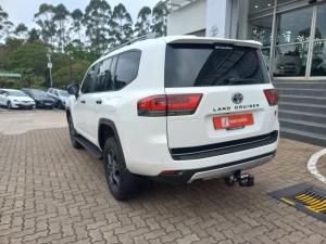 Toyota Land Cruiser 300 3.3D GR-Sport - Image 18