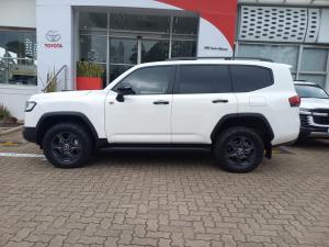 Toyota Land Cruiser 300 3.3D GR-Sport - Image 19