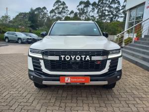 Toyota Land Cruiser 300 3.3D GR-Sport - Image 4