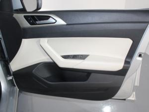 Volkswagen Polo 1.6 Life - Image 15