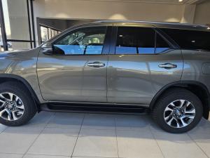 Toyota Fortuner 2.4GD-6 4X4 automatic - Image 16