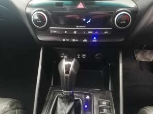 Hyundai Tucson 2.0 Crdi Elite automatic - Image 19