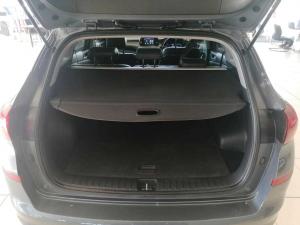 Hyundai Tucson 2.0 Crdi Elite automatic - Image 5
