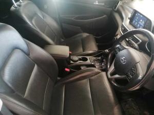 Hyundai Tucson 2.0 Crdi Elite automatic - Image 8