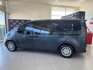 Hyundai Staria 2.2D Executive automatic - Image 3