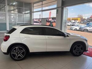 Mercedes-Benz GLA 200 automatic - Image 3