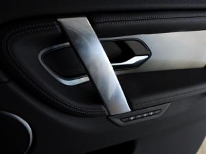 Land Rover Discovery Sport D200 R-Dynamic SE - Image 16