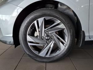 Hyundai i20 1.0T Fluid manual - Image 12