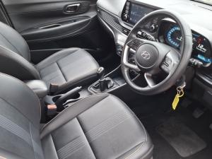 Hyundai i20 1.0T Fluid manual - Image 8