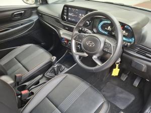 Hyundai i20 1.0T Fluid manual - Image 8