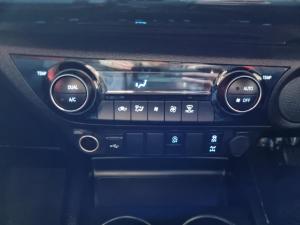 Toyota Hilux 2.8GD-6 48V double cab Legend - Image 16