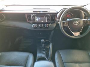 Toyota RAV4 2.0 GX auto - Image 12