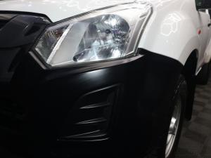 Isuzu D-Max 250 Fleetside safety - Image 6