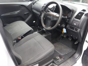 Isuzu D-Max 250 Fleetside safety - Image 9