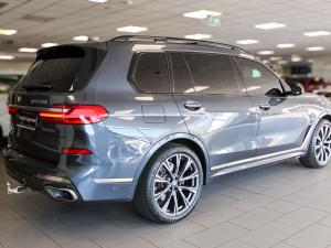 BMW X7 M50d - Image 11