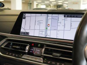 BMW X7 M50d - Image 12