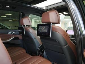 BMW X7 M50d - Image 18