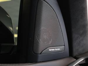 BMW X7 M50d - Image 21