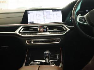 BMW X7 M50d - Image 26
