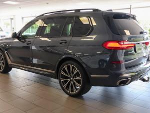 BMW X7 M50d - Image 9