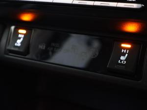 Toyota RAV4 2.0 VX - Image 13