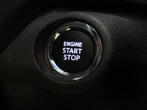 Toyota RAV4 2.0 VX - Image 15