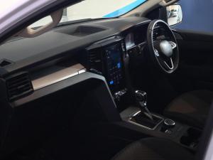 Volkswagen Amarok 2.0TDI double cab Life 4Motion auto - Image 12