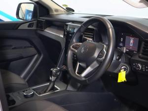 Volkswagen Amarok 2.0TDI double cab Life 4Motion auto - Image 23