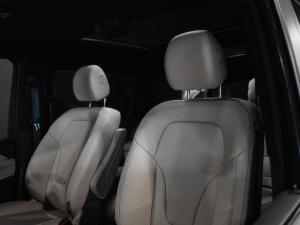 Mercedes-Benz V-Class V300d Exclusive - Image 11