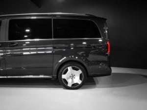Mercedes-Benz V-Class V300d Exclusive - Image 13