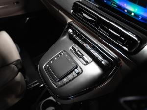 Mercedes-Benz V-Class V300d Exclusive - Image 22