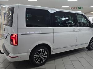 Volkswagen Caravelle 2.0BiTDI Highline 4Motion - Image 26