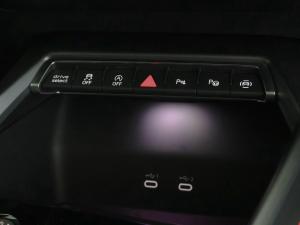 Audi A3 sedan 35TFSI Black Edition - Image 19