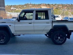 Toyota Land Cruiser 79 2.8GD-6 double cab - Image 4