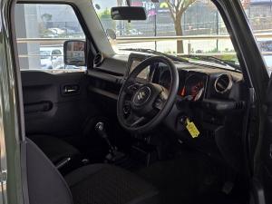 Suzuki Jimny 1.5 GLX AllGrip 3-door manual - Image 10