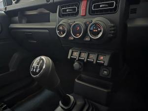 Suzuki Jimny 1.5 GLX AllGrip 3-door manual - Image 14